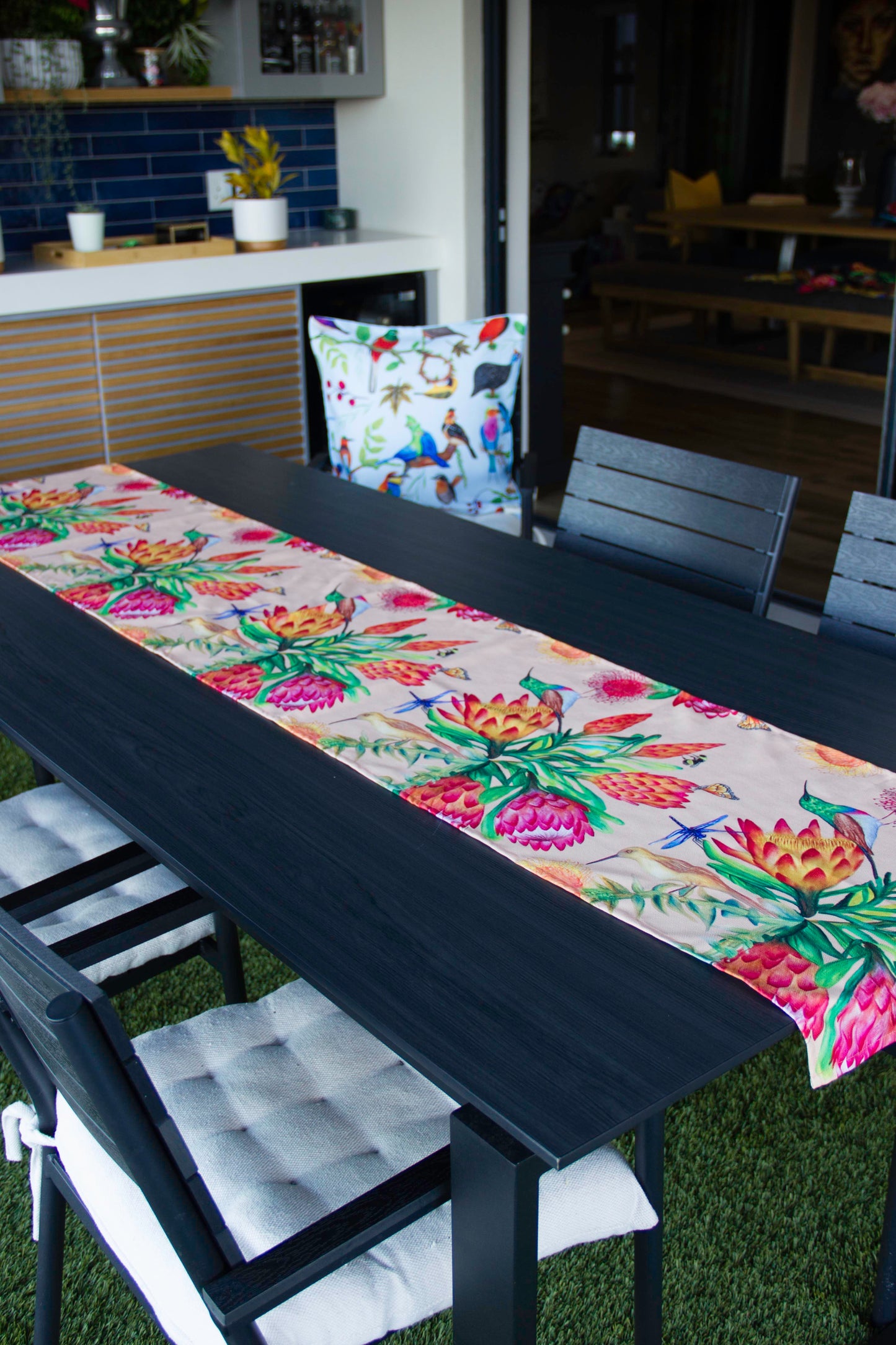 Table Runners R650