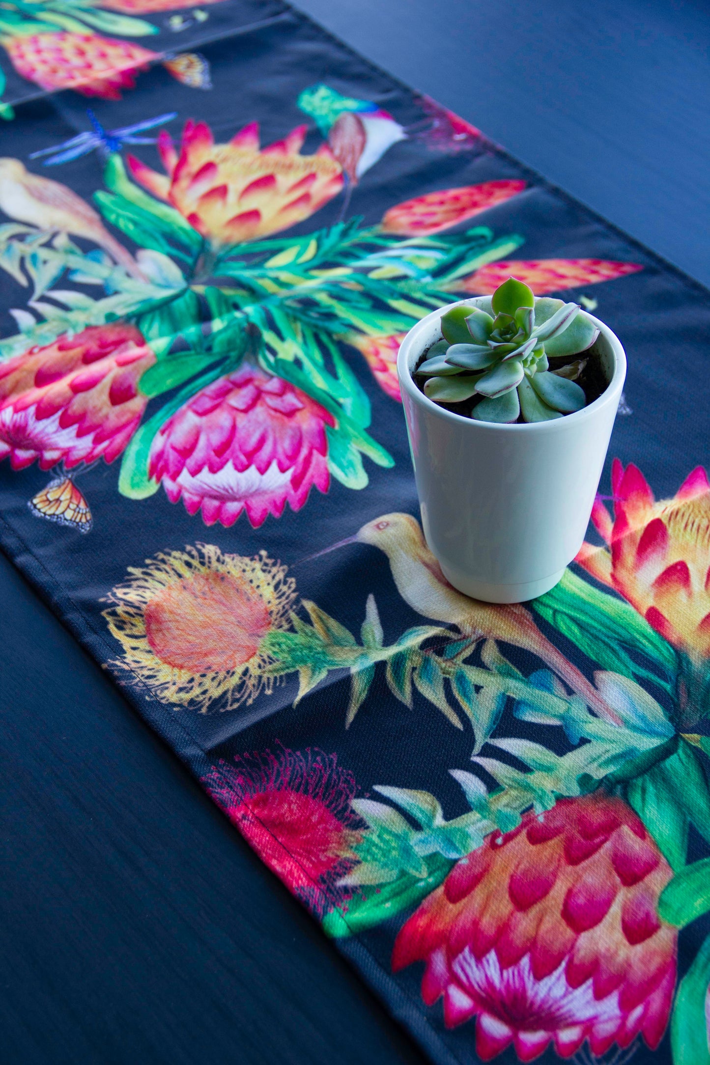 Table Runners R650