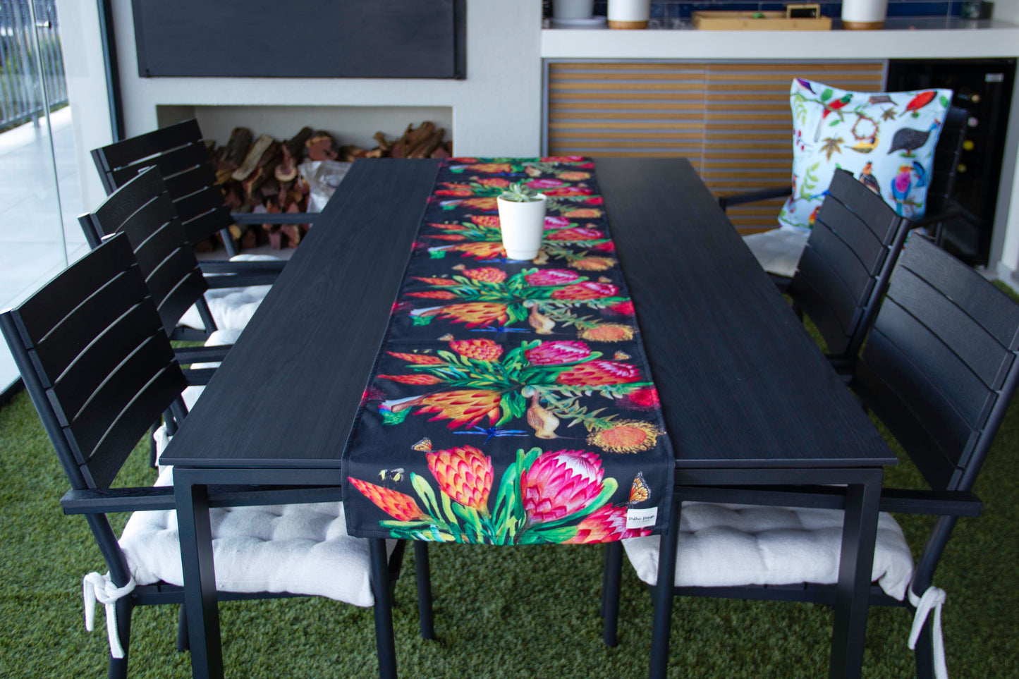 Table Runners R650